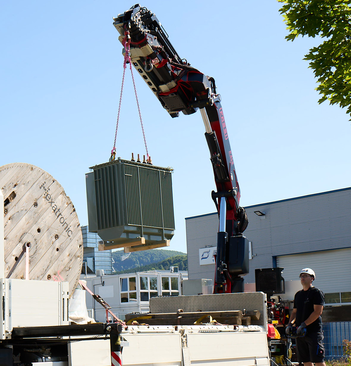 Transformator-Transport & -Tausch